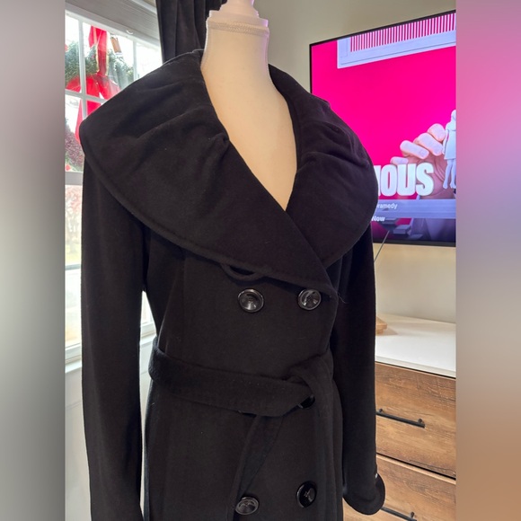 Ellen Tracy Elegant Black Coat - Picture 2 of 13